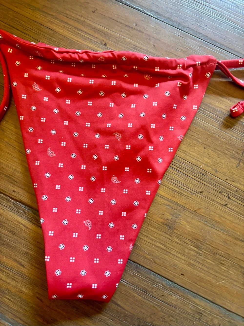 NWOT Frankie’s bikinis x Bella HADID Tia string bottom in lovebug